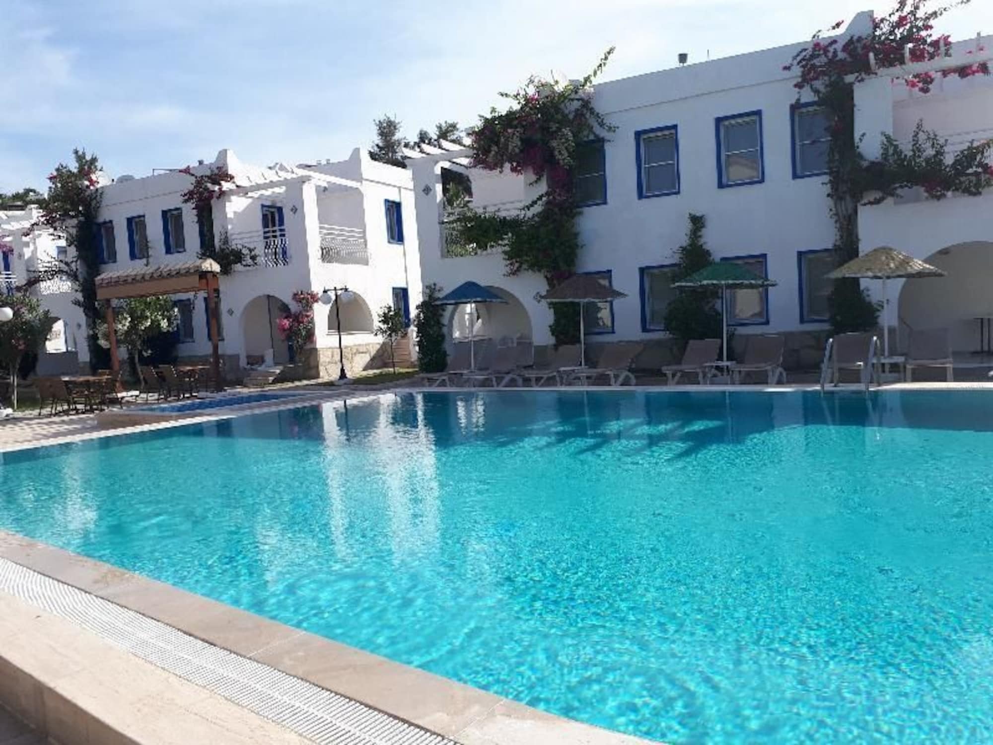 Paradise Apart Hotel Bitez Exterior foto